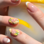 Fruit nails e Sun-In: il beauty nostalgico dell�estate 2026